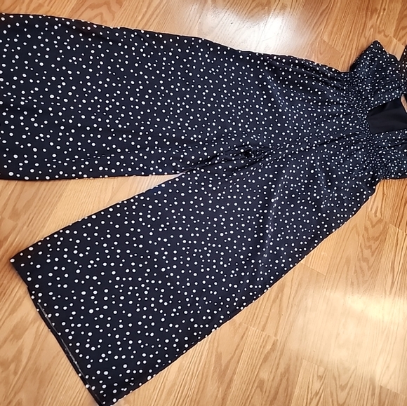 Loft pant romper with 2 pockets an elastic waist size 6 - Picture 2 of 14